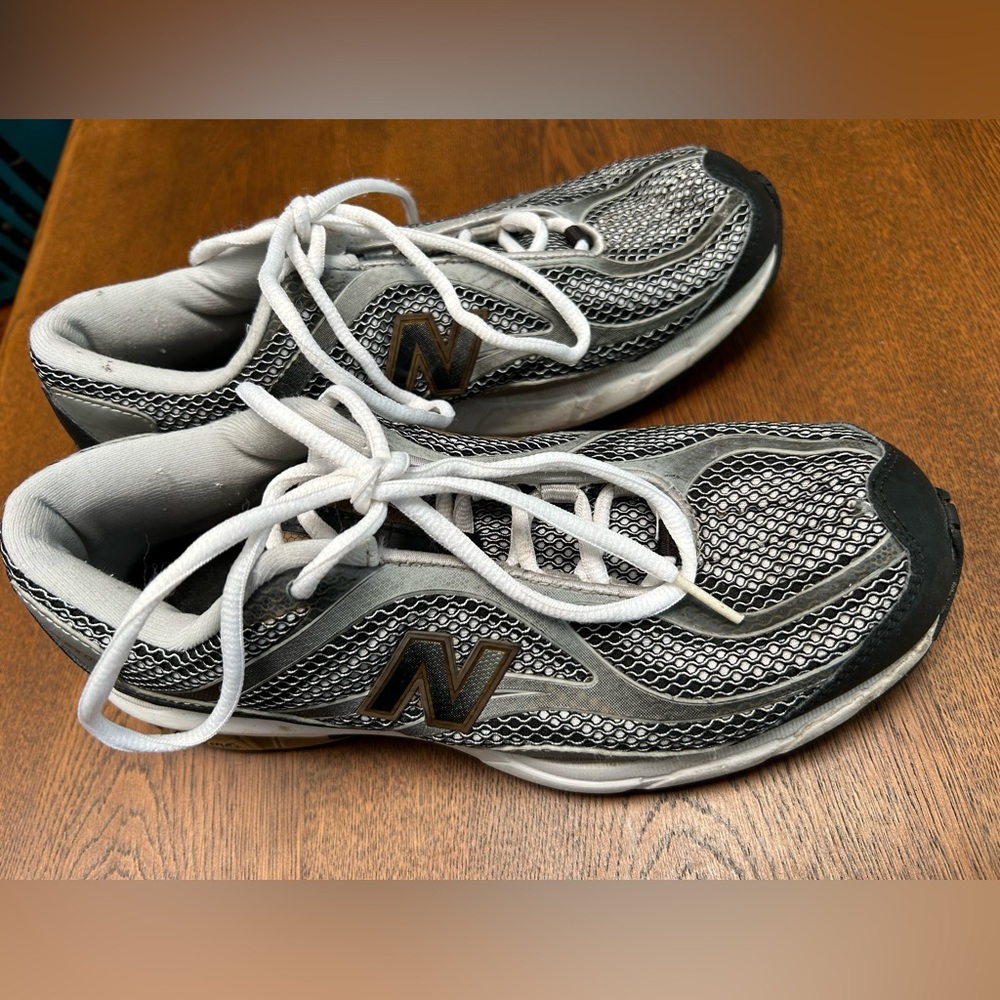 New balance women’s 7.5 no-wear black/gray/white uppers w/ flared tan gold heel.